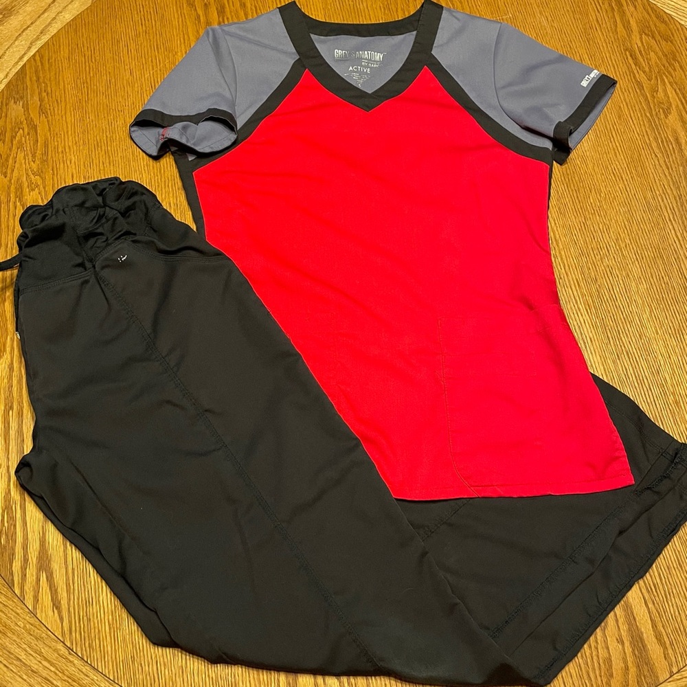 Barco, Grey’s Anatomy Women’s Active Scrub Set